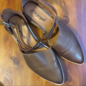 🚫🚫Free people Shoe🚫🚫SOLD on another site. No Longer available 🚫🚫